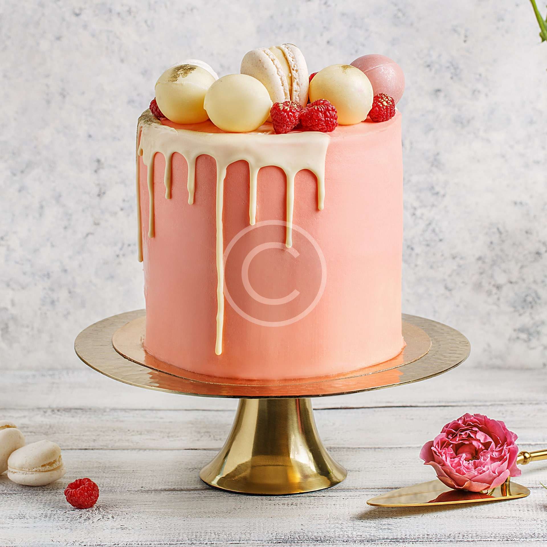 Girls&rsquo; dream cake